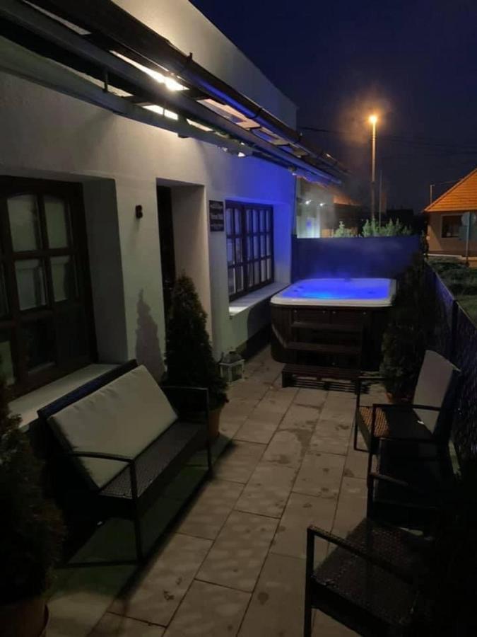 Varosi Idill Veszprém Exteriör bild
