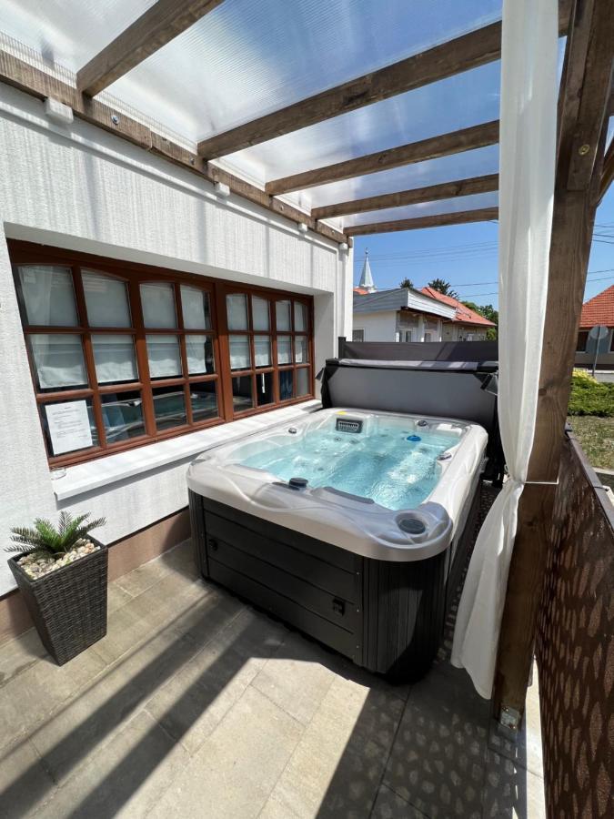 Varosi Idill Veszprém Exteriör bild